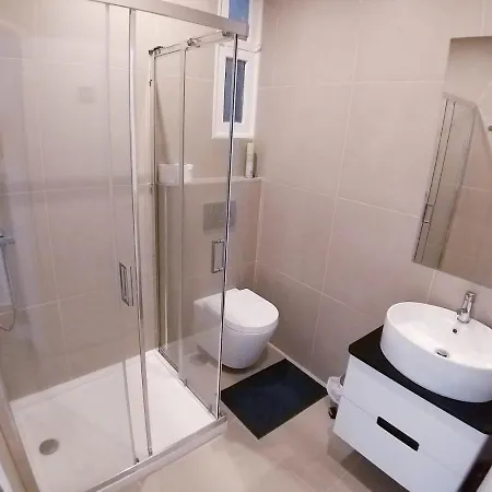 Albergue Theorynomad Al Braga