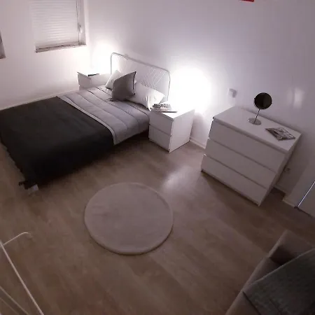 Albergue Theorynomad Al *
