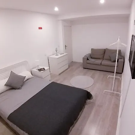 Albergue Theorynomad Al *